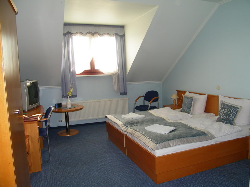 Hotel Restauracja Tawerna Gliwice Zimmer foto